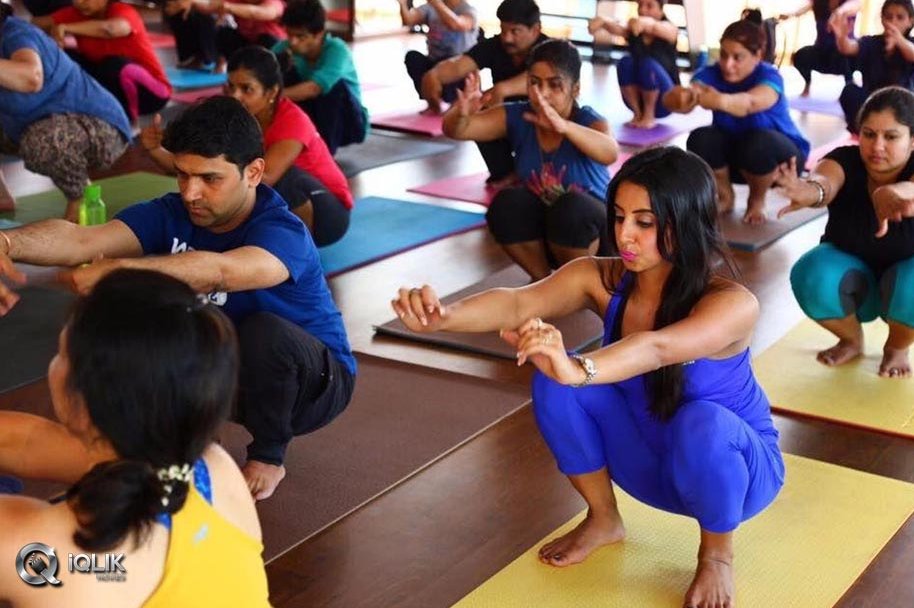 Sanjjanaa-Yoga-Photos